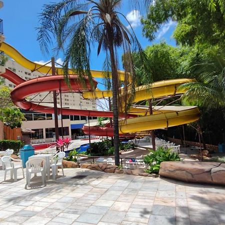 Golden Dolphin Gd - Suite 4 Adultos E 1 Crianca Ate 5 Anos Caldas Novas Extérieur photo